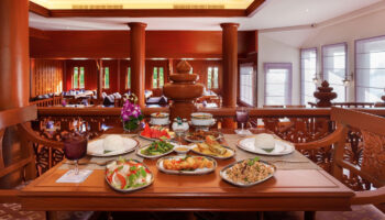 A Taste of Thai Elegance: Authentic Culinary Experiences at Diamond Cliff Phuket